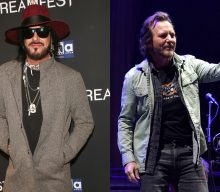 Nikki Sixx responds to Eddie Vedder’s criticism of Mötley Crüe: “It’s kind of a compliment, isn’t it?”