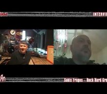 KORN’s RAY LUZIER Says It’s ‘Very Weird’ Not Having FIELDY Out On The Road With The Band