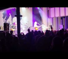 CANDLEBOX Pays Tribute To TAYLOR HAWKINS With Cover Of FOO FIGHTERS’ ‘Learn To Fly’ In Dallas (Video)