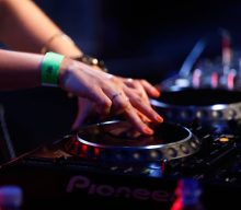 New study shows 98 per cent of female artists suffer from performance anxiety