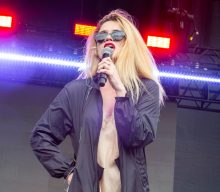 Sky Ferreira delays second album: “Wrath and death threats – pause until April”