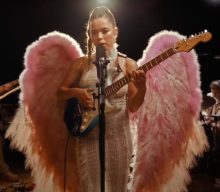 Watch Nilüfer Yanya perform ‘Midnight Sun’ on ‘The Tonight Show’
