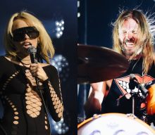Miley Cyrus dedicates Lollapalooza Brazil set to Taylor Hawkins