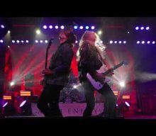 Watch: ARCH ENEMY Plays First Show In Two And A Half Years At ‘The North American Siege 2022’ Tour Kick-Off