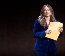 Olivia Wilde served custody papers by Jason Sudeikis at CinemaCon