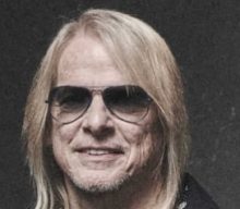 STEVE MORSE Officially Quits DEEP PURPLE To Care For Ailing Wife
