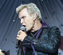 Billy Idol reschedules 2022 UK and European tour due to “health challenges”