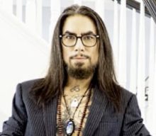 DAVE NAVARRO To Sit Out JANE’S ADDICTION’s Fall 2022 Tour Due To His Nearly Year-Long Battle With ‘Long COVID’