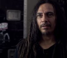 KORN’s MUNKY On TAYLOR HAWKINS’s Death: ‘I Feel So Bad For His Family’
