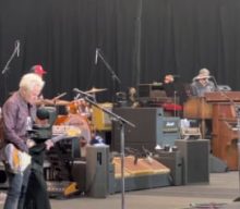 MATT CAMERON Tests Positive For COVID-19, Misses First PEARL JAM Show In 24 Years (Video)