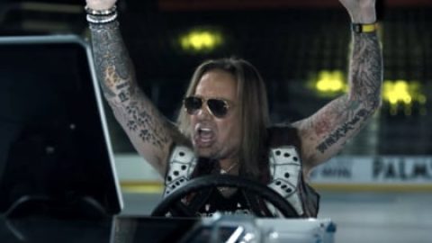 MÖTLEY CRÜE’s VINCE NEIL Featured In New Commercial For Short-Term Loan Provider DOLLAR LOAN CENTER