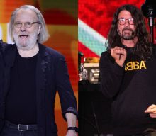 ABBA’s Benny Andersson responds to Dave Grohl’s Glastonbury top with Foo Fighters’ ‘Learn To Fly’ cover