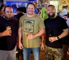 Ex-KORN Drummer DAVID SILVERIA Exits BREAKING IN A SEQUENCE ‘To Spend More Time With His Family’