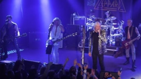 Watch Pro-Shot Video Of DEF LEPPARD Performing ‘Pour Some Sugar On Me’ At Invitation-Only Concert At Whisky A Go Go