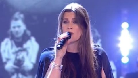 NIGHTWISH’s FLOOR JANSEN Dedicates Solo Single Performance To Army Veteran (Video)
