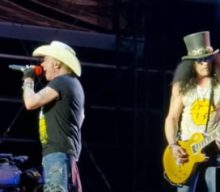 Watch GUNS N’ ROSES Cover AC/DC’s ‘Back In Black’ In Seville, Spain