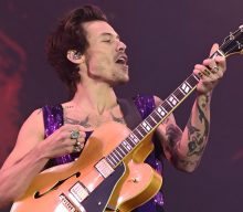 Harry Styles helps Italian fan come out during Wembley Stadium gig