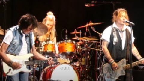 Watch JEFF BECK And JOHNNY DEPP Perform In Copenhagen During Summer 2022 European Tour