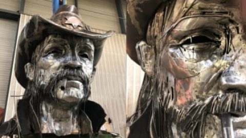 Portion Of LEMMY’s Ashes Enshrined Within His Statue At France’s HELLFEST