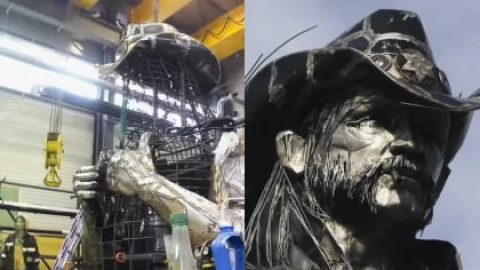 Watch Short Documentary About Making Of LEMMY Statue At France’s HELLFEST