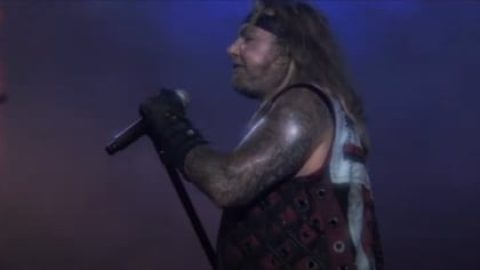 MÖTLEY CRÜE On Weather-Related Delay Of Washington, D.C. Concert: ‘It Wasn’t Looking Like We Would Go On’