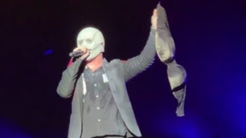 Watch: Female SLIPKNOT Fan Throws Bra At COREY TAYLOR On Stage At Mexico Concert