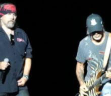 Watch GEORGE LYNCH Rejoin DOKKEN On Stage In York, Pennsylvania