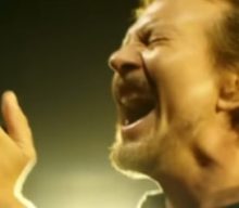 EDDIE VEDDER Still Has ‘No Voice’; PEARL JAM Concert In Prague Canceled