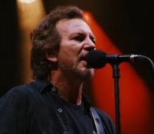 PEARL JAM Cancels Vienna Concert After EDDIE VEDDER’s Voice Is ‘Damaged’ By ‘Dust And Smoke’ From France’s Wildfires
