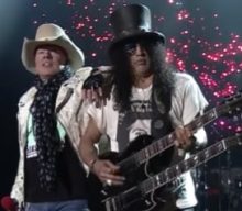 SLASH Explains Why GUNS N’ ROSES Plays Three-And-A-Half-Hour Live Shows