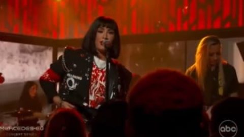 NITA STRAUSS Officially Joins DEMI LOVATO’s Touring Band, Performs On ‘Jimmy Kimmel Live!’