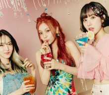 VIVIZ talk their carefree new mini-album ‘Summer Vibe’ and moving on from GFRIEND