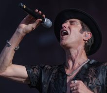 Watch Porno For Pyros play deep cuts for first time in 25 years