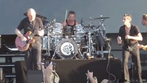 Watch: PORNO FOR PYROS Joined By BILLY CORGAN For Cover Of ‘When The Levee Breaks’ At LOLLAPALOOZA