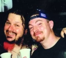 DIMEBAG’s Longtime Guitar Tech ‘Signs On’ For PANTERA Tour, Dismisses ‘Money Grab’ Accusations