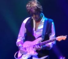 JEFF BECK Announces Fall 2022 U.S. Tour