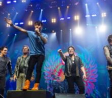 NEAL SCHON Says JOURNEY Has 40 U.S. Shows With TOTO Scheduled For Early 2023