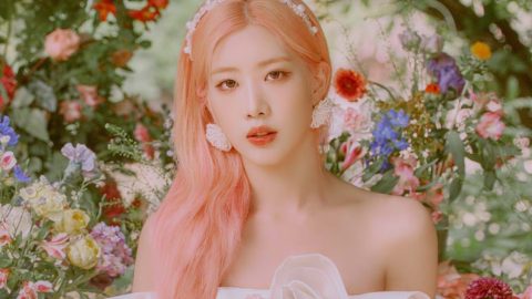 LOONA’s KimLip leaves stage mid-concert in Chicago after fan chants interrupt her attempt to give a speech