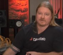 AMON AMARTH Guitarist On Downside Of Touring: ‘There’s Nothing Fun In Traveling’
