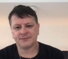 KORN’s RAY LUZIER: Why It’s Important For Musicians To Learn Business Side Of Music Business