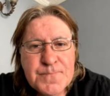 Ex-AC/DC Drummer SIMON WRIGHT Reflects On Big Shows He Played With The Band