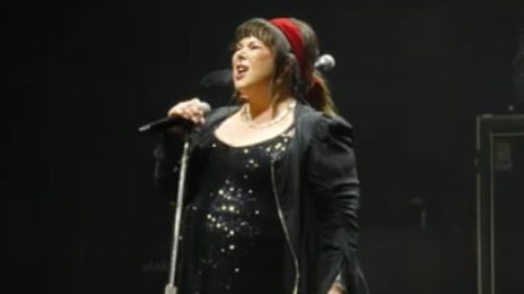 Watch HEART’s ANN WILSON Cover LED ZEPPELIN’s ‘Black Dog’ In The Woodlands, Texas
