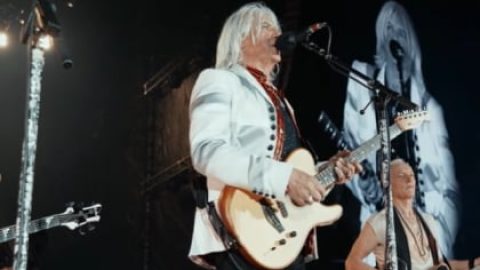DEF LEPPARD Dedicates ‘This Guitar’ To QUEEN ELIZABETH II
