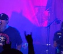 EXODUS Rejoined By Singer ROB DUKES For ‘The Toxic Waltz’ Performance In Phoenix (Video)
