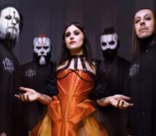 LACUNA COIL’s ANDREA FERRO Says Deconstructing ‘Comalies’ Album For 20th Anniversary Was ‘An Experiment’