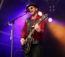 Supergrass pay tribute to Taylor Hawkins at Wembley: “Forever fucking young”