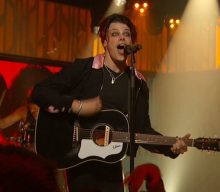 Watch Yungblud roar through ‘Tissues’ on ‘Kimmel’