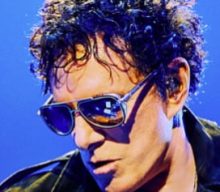 NEAL SCHON Wants Former JOURNEY Keyboardist GREGG ROLIE To Return For 2023 Tour