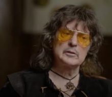 RITCHIE BLACKMORE Pays Tribute To JEFF BECK: ‘He Could Reach Up Into The Stars And Make Magic With His Playing’