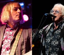 Watch Peter Buck and Mike Mills perform R.E.M. tracks to mark 40th anniversary of debut EP ‘Chronic Town’